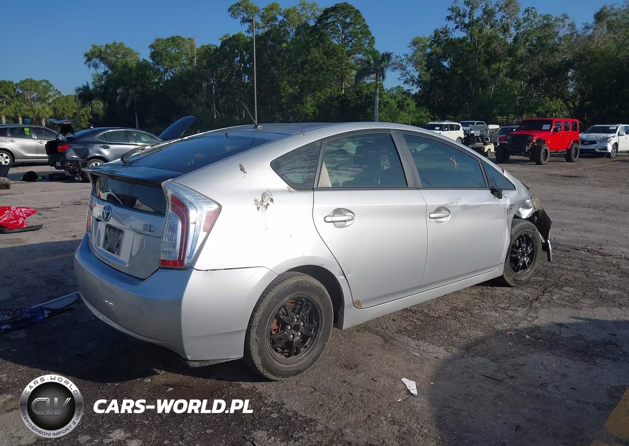 2014 Toyota Prius Two VIN:JTDKN3DU5E0393350 - 4