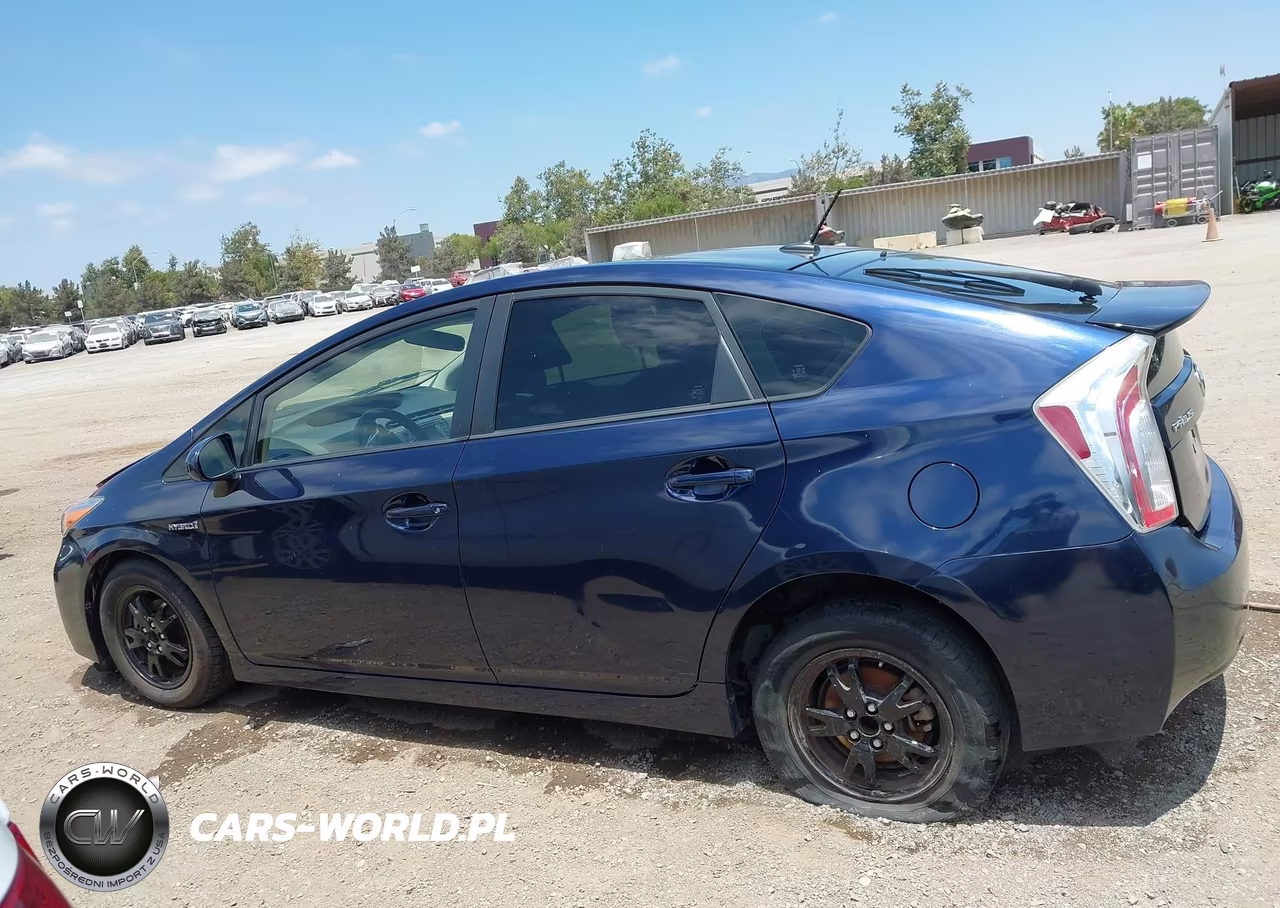 2015 Toyota Prius Three VIN:JTDKN3DUXF0436758 - 14