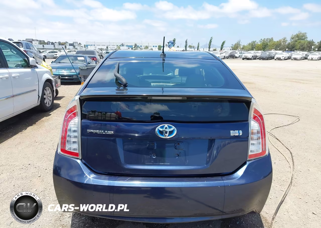 2015 Toyota Prius Three VIN:JTDKN3DUXF0436758 - 16