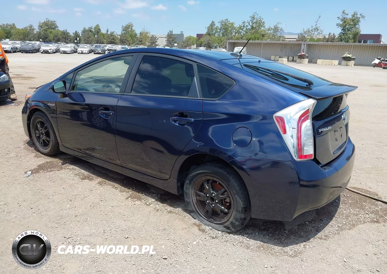 2015 Toyota Prius Three VIN:JTDKN3DUXF0436758 - 3