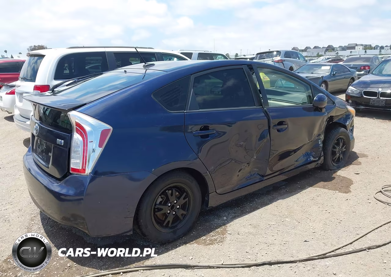 2015 Toyota Prius Three VIN:JTDKN3DUXF0436758 - 4