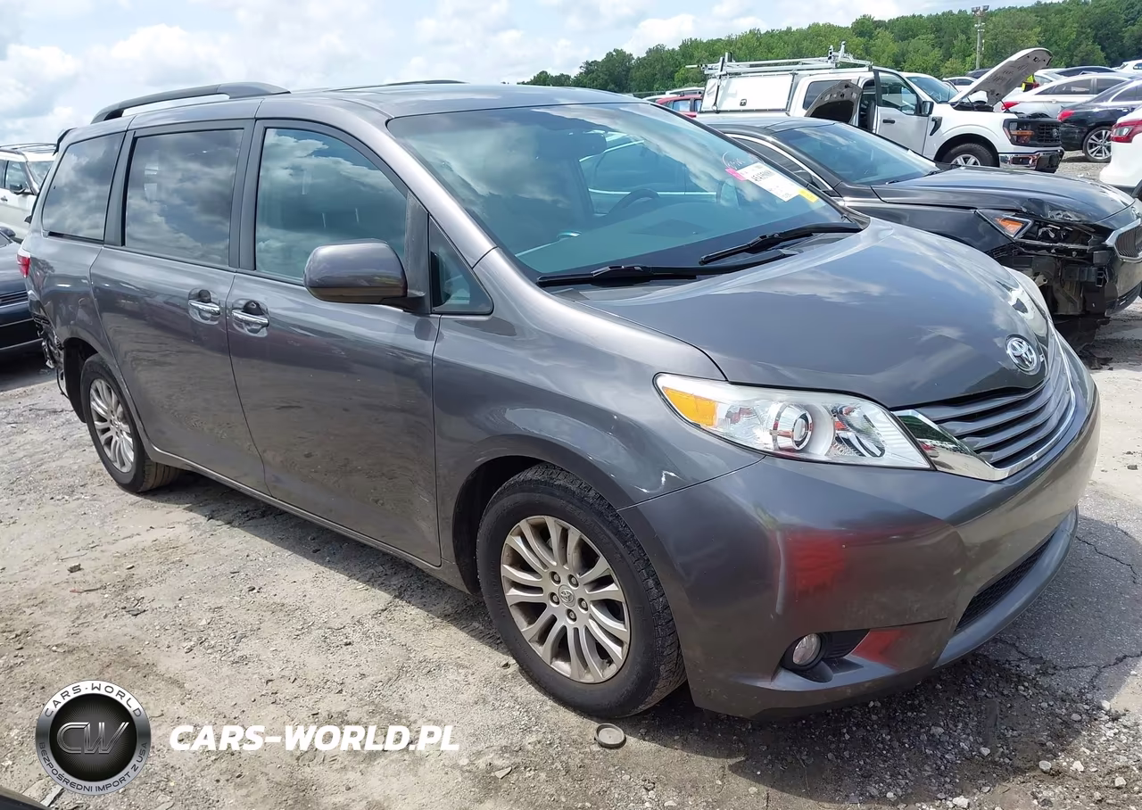 2017 Toyota Sienna Xle 8 Passenger – zdjęcie 1 z 16