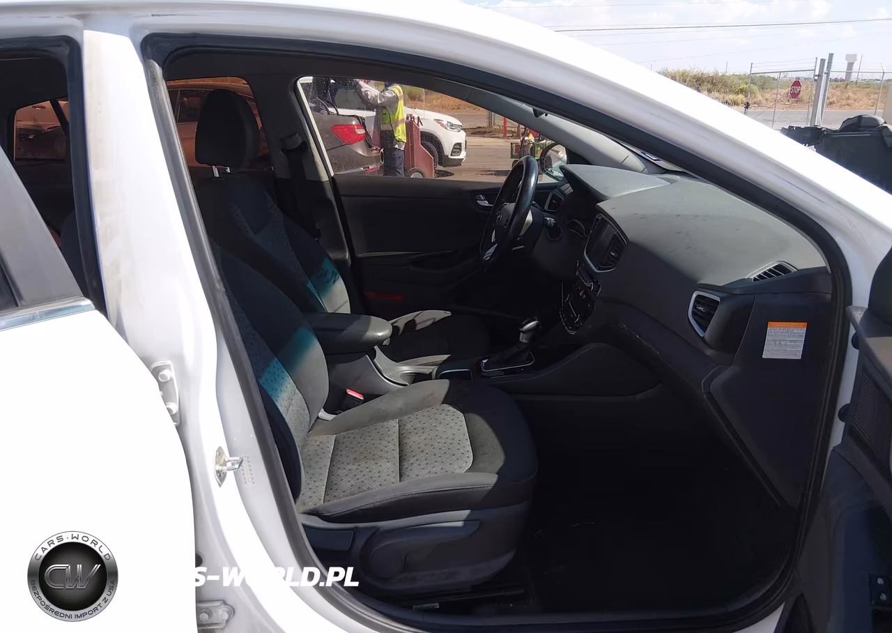 2017 Hyundai Ioniq Hybrid Sel VIN:KMHC75LC6HU030664 - 5