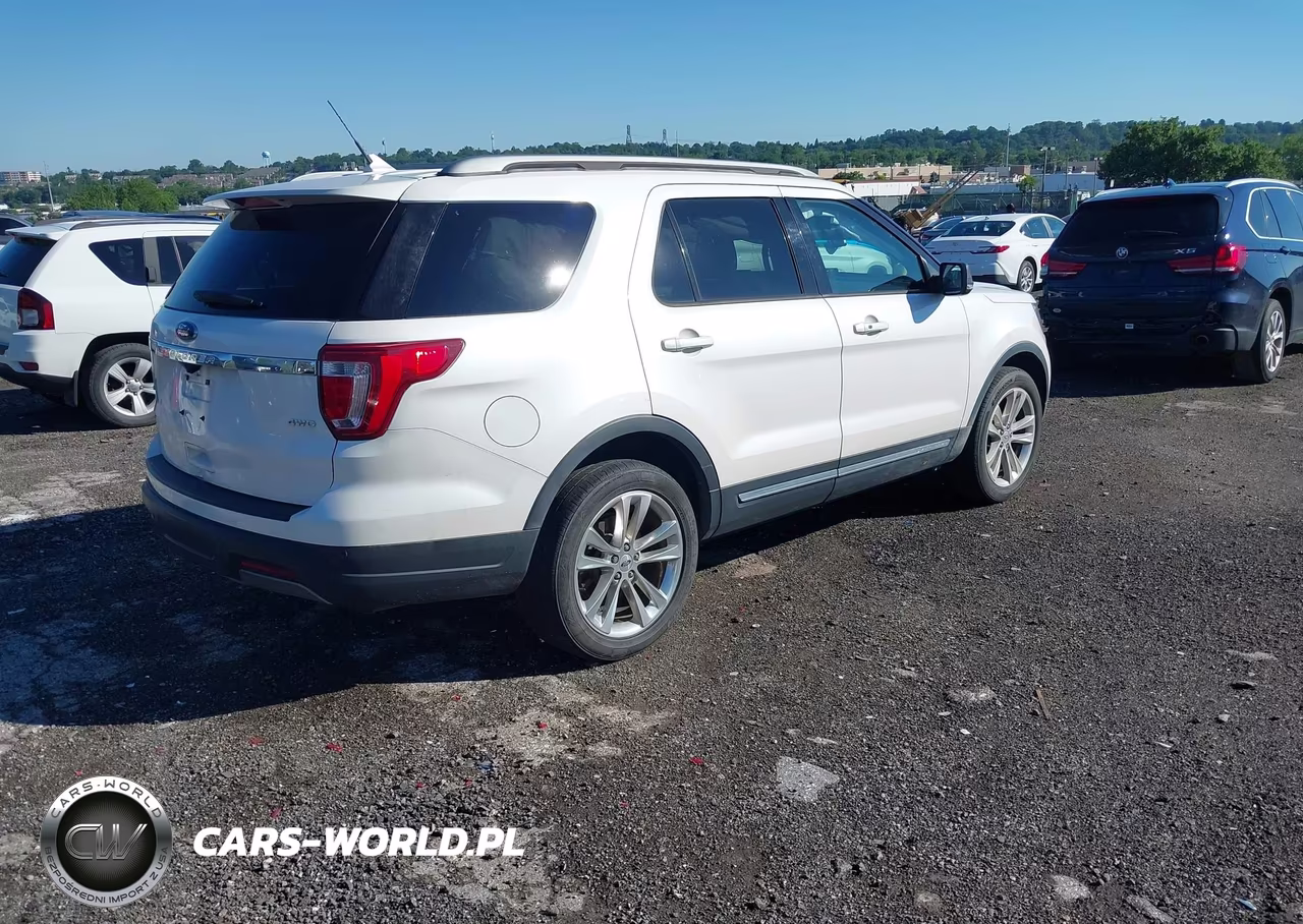 2019 Ford Explorer Xlt VIN:1FM5K8D85KGA82764 - 4