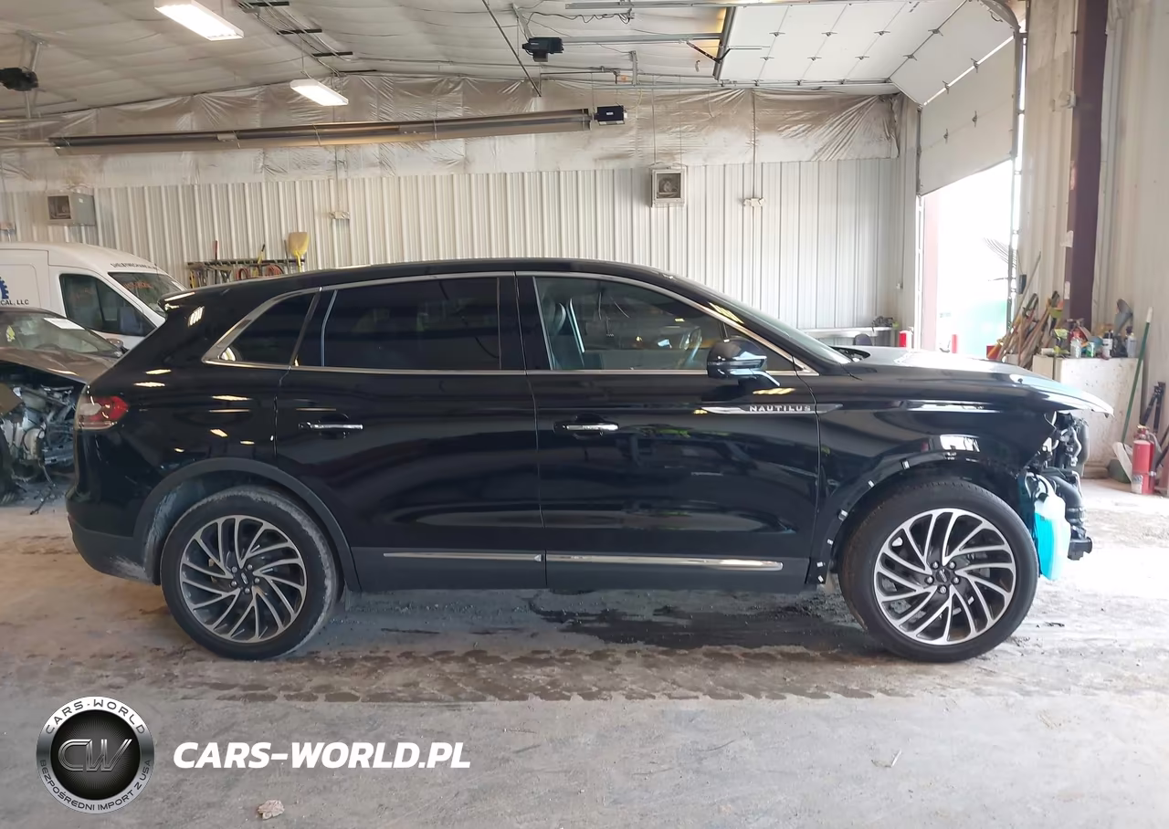 2020 Lincoln Nautilus Reserve VIN:2LMPJ6K98LBL03041 - 13