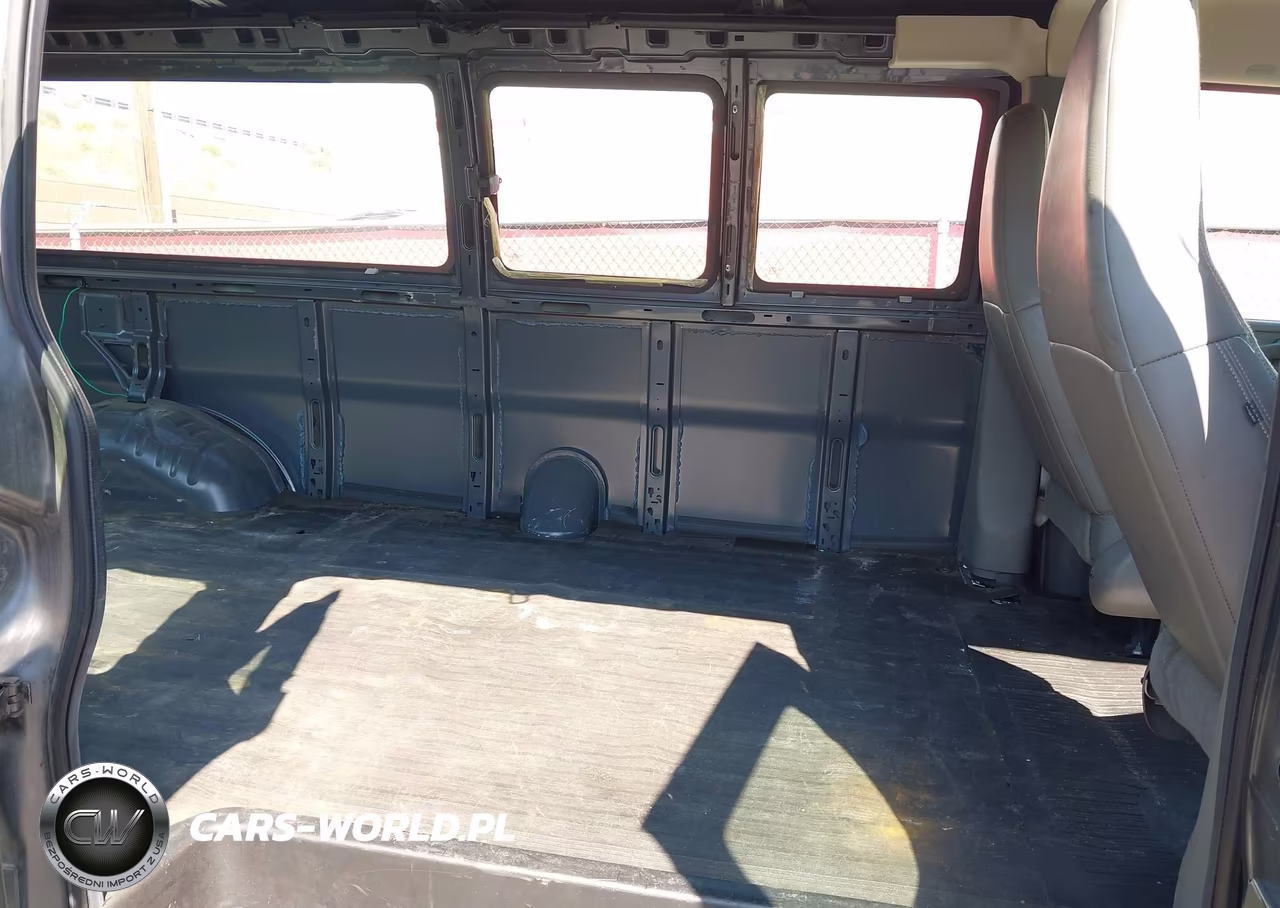 2017 Chevrolet Express 3500 Work Van VIN:1GCZGHFF7H1246448 - 7