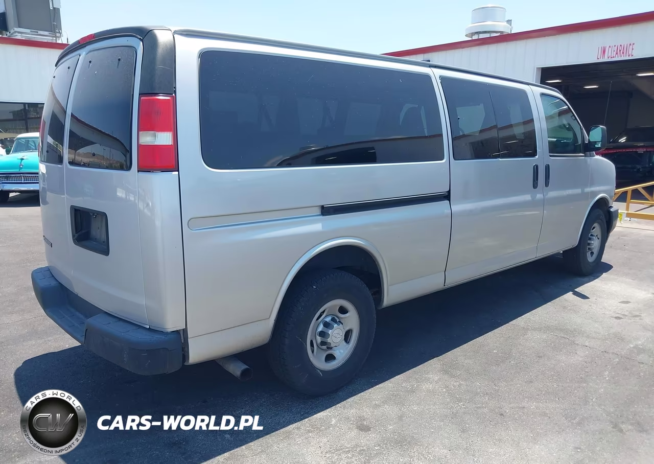 2018 Chevrolet Express 3500 Ls VIN:1GAZGNFG4J1273287 - 4