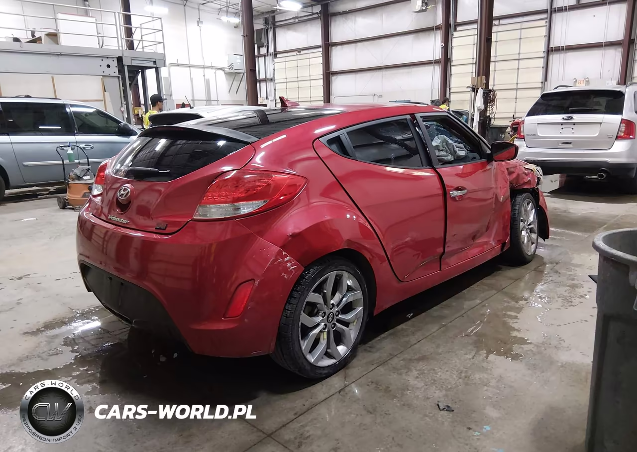 2015 Hyundai Veloster Flex VIN:KMHTC6AD1FU220432 - 4