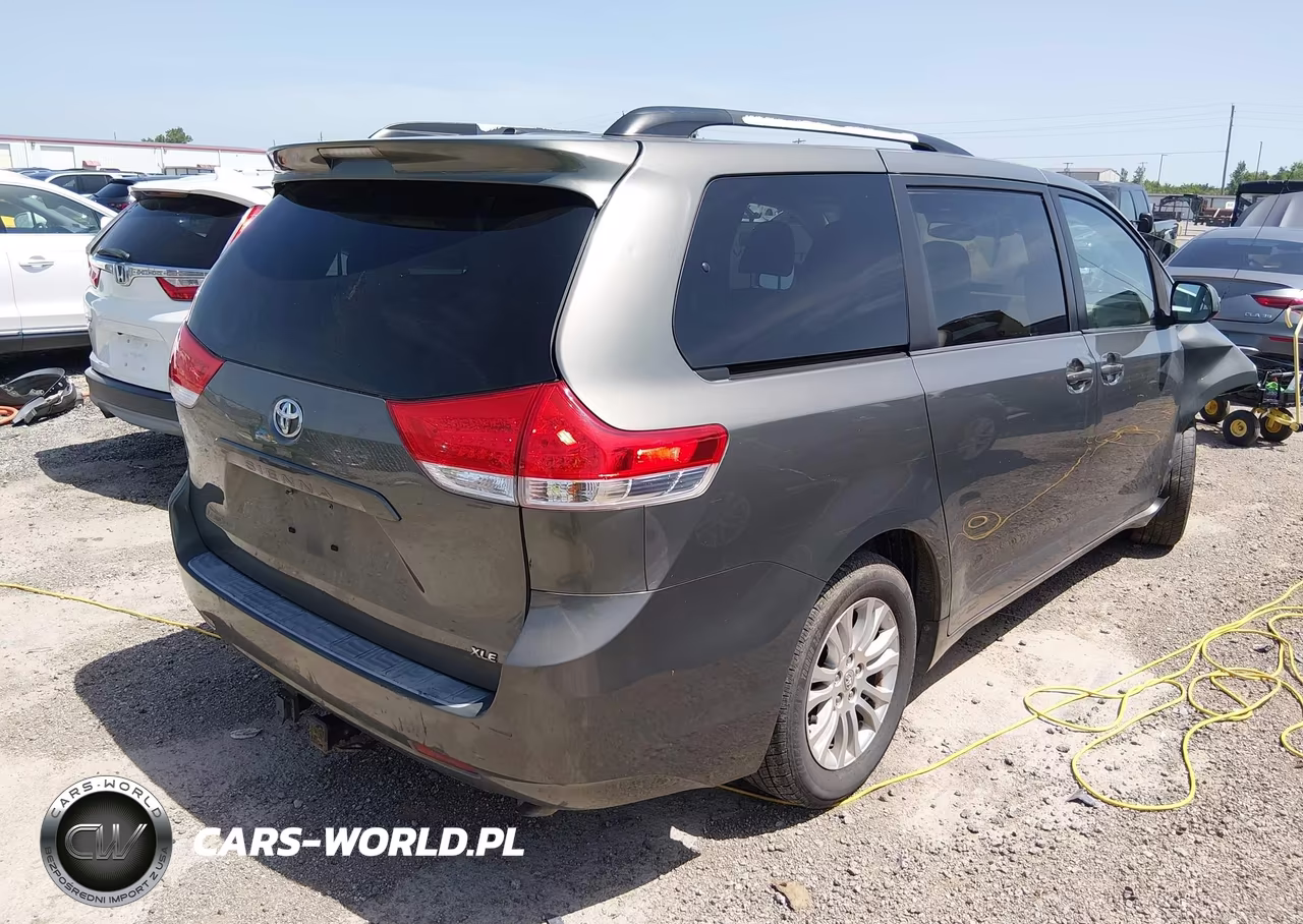 2011 Toyota Sienna Xle V6 VIN:5TDYK3DC4BS106177 - 4