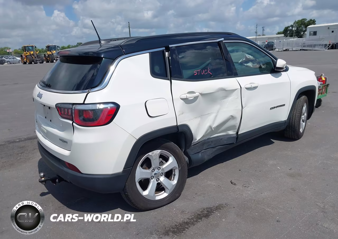 2019 Jeep Compass Latitude 4X4 VIN:3C4NJDBB3KT662220 - 4