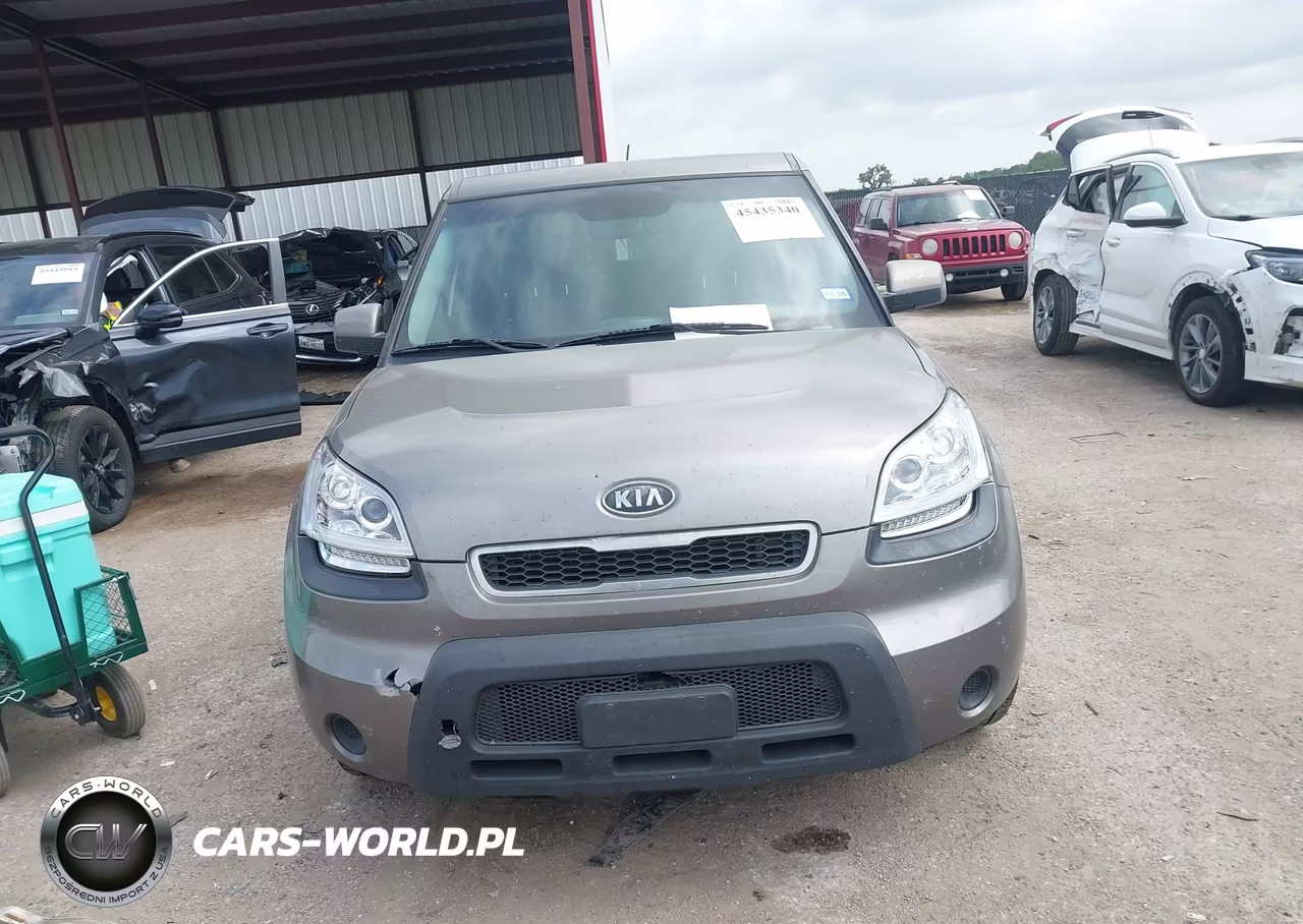 2011 Kia Soul + VIN:KNDJT2A27B7297477 - 12