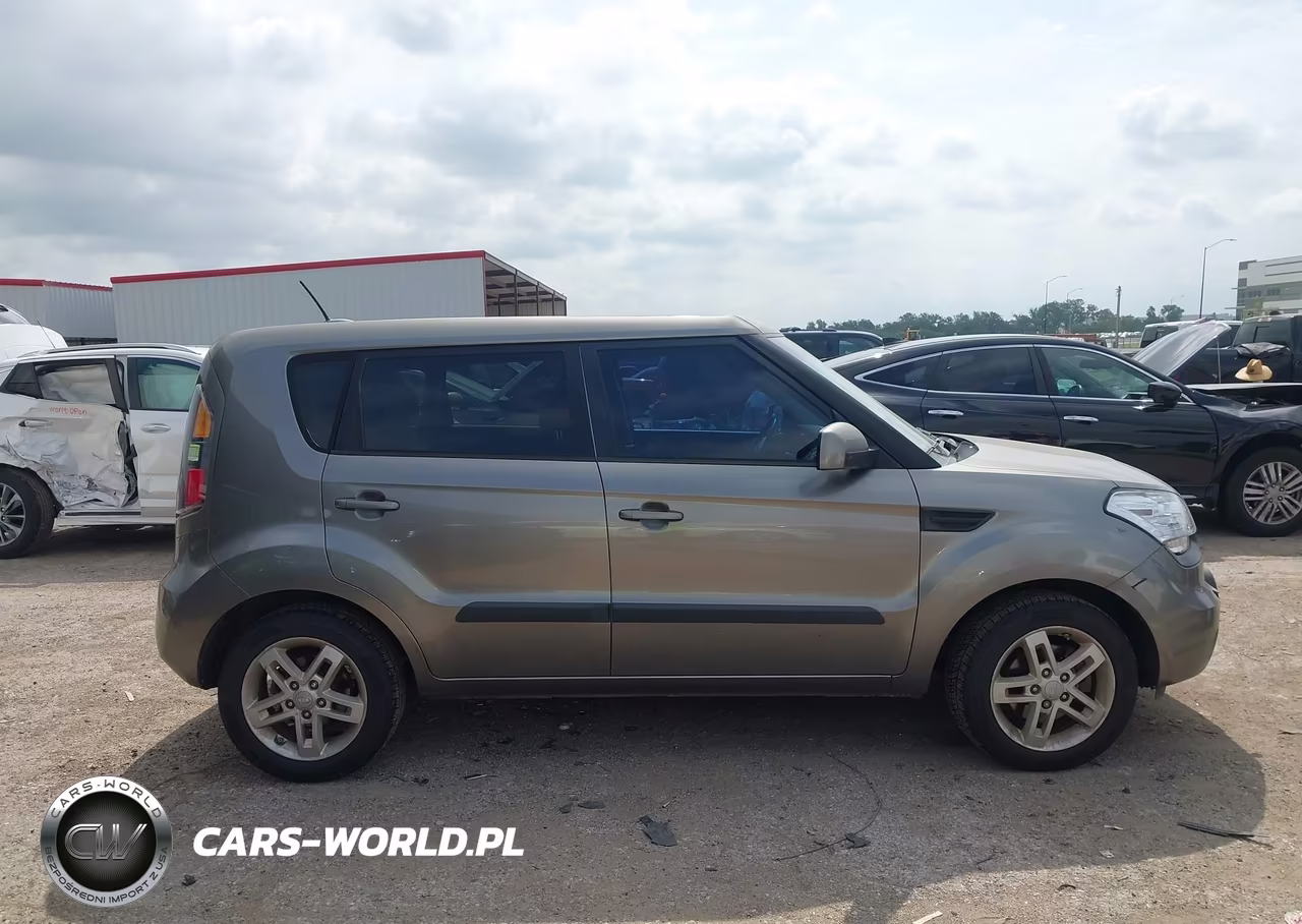 2011 Kia Soul + VIN:KNDJT2A27B7297477 - 13