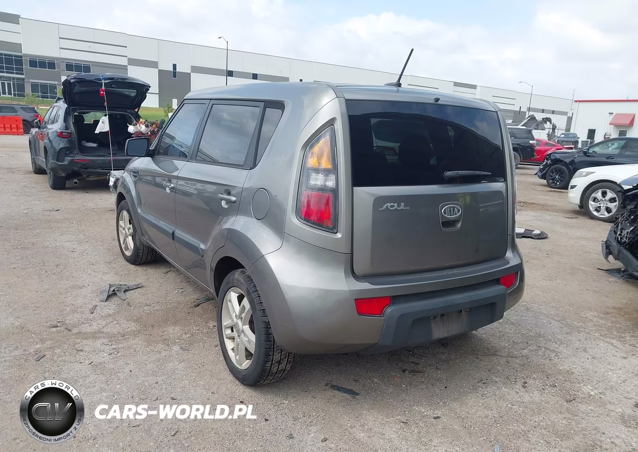 2011 Kia Soul + VIN:KNDJT2A27B7297477 - 3