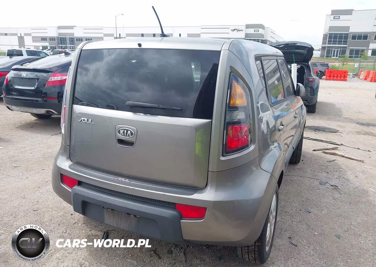 2011 Kia Soul + VIN:KNDJT2A27B7297477 - 4