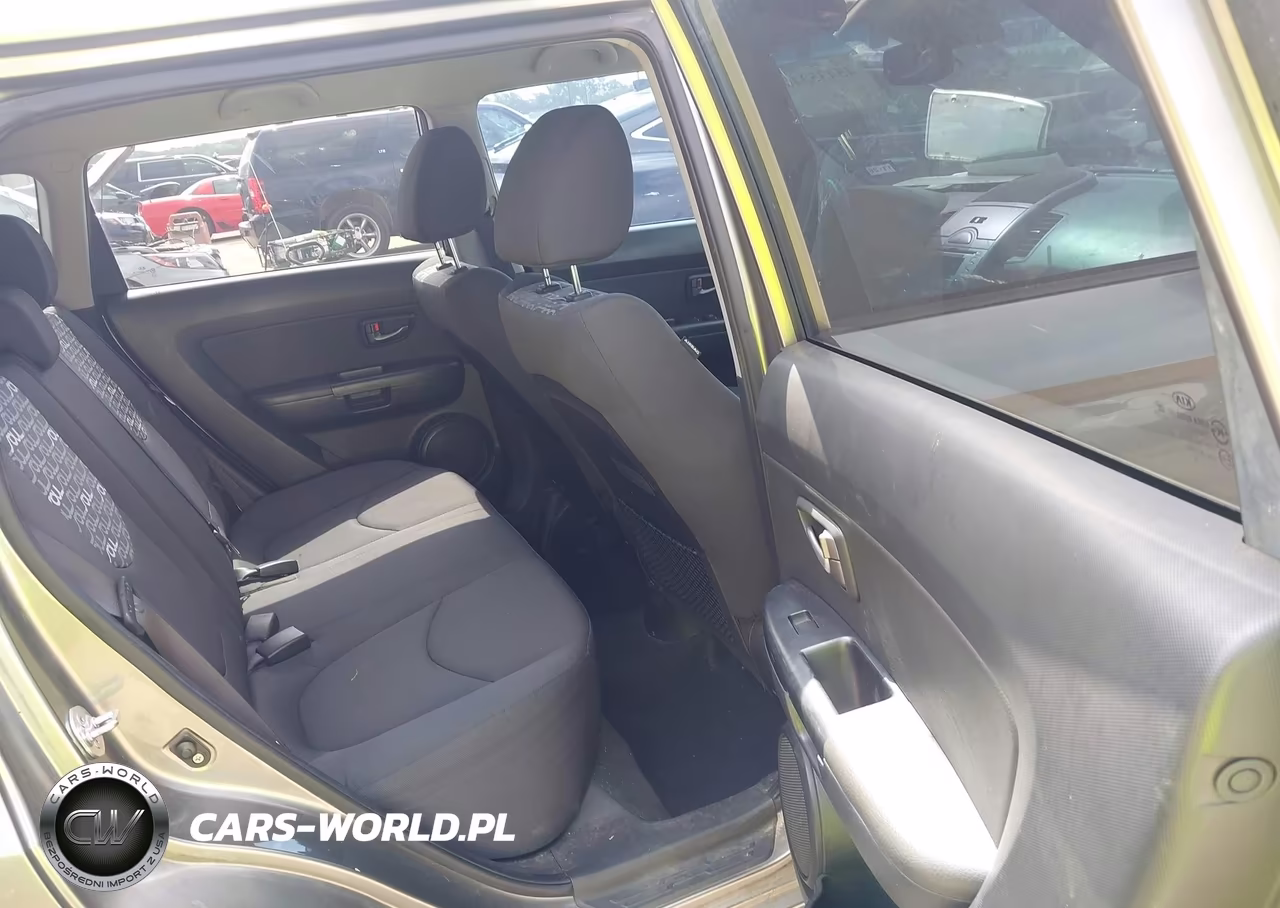 2011 Kia Soul + VIN:KNDJT2A27B7297477 - 8