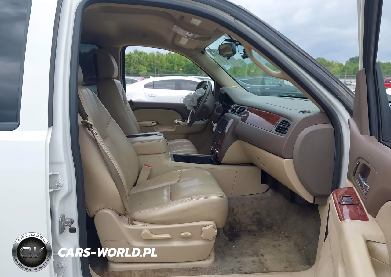 2013 Chevrolet Suburban Lt VIN:1GNSCJE05DR308868 - 5