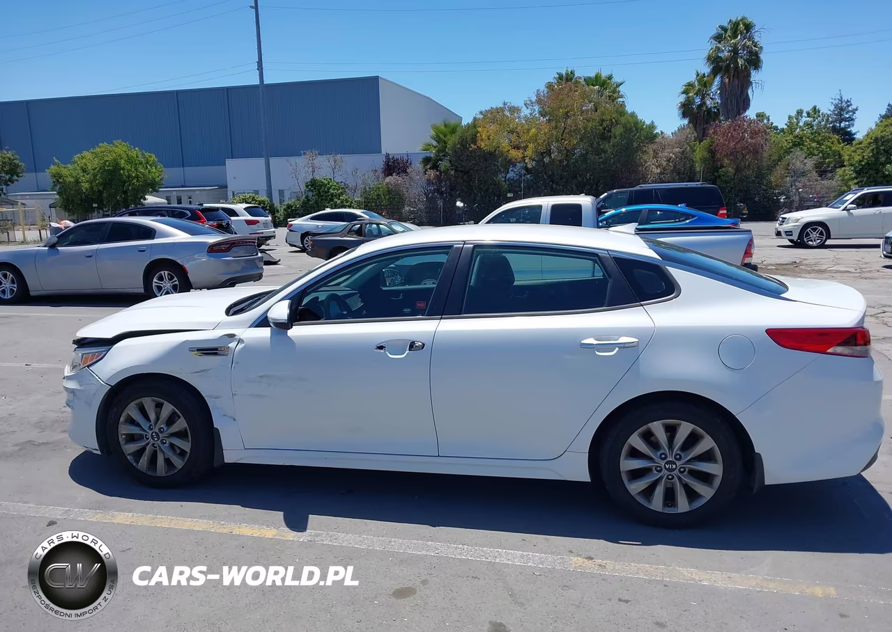 2018 Kia Optima Lx VIN:5XXGT4L37JG264089 - 14