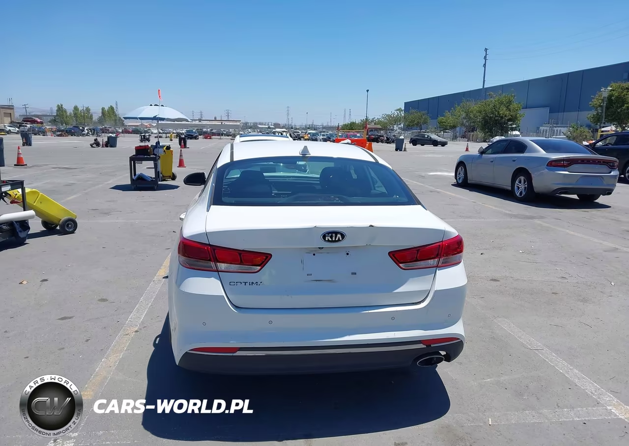 2018 Kia Optima Lx VIN:5XXGT4L37JG264089 - 16