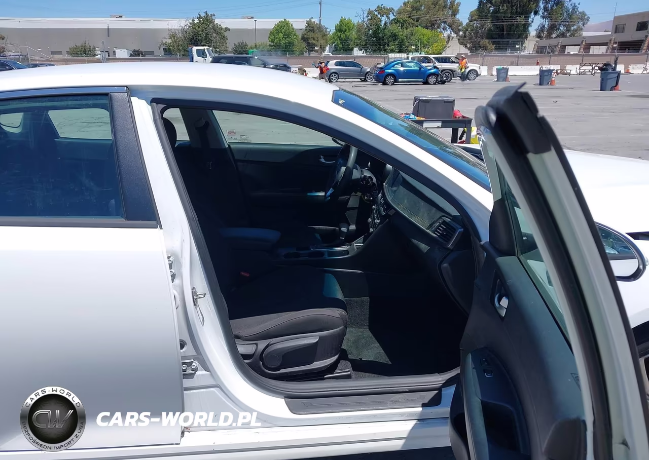 2018 Kia Optima Lx VIN:5XXGT4L37JG264089 - 5