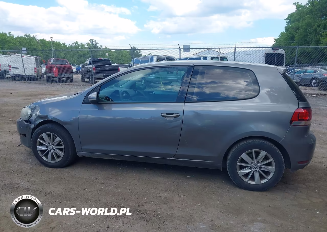 2010 Volkswagen Golf 2-Door VIN:WVWAA7AJ9AW273874 - 14