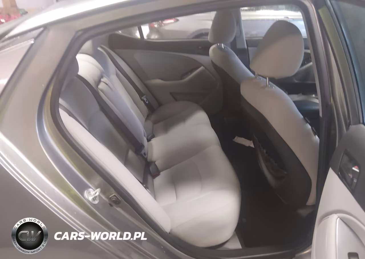 2015 Kia Optima Lx VIN:5XXGM4A74FG516021 - 8