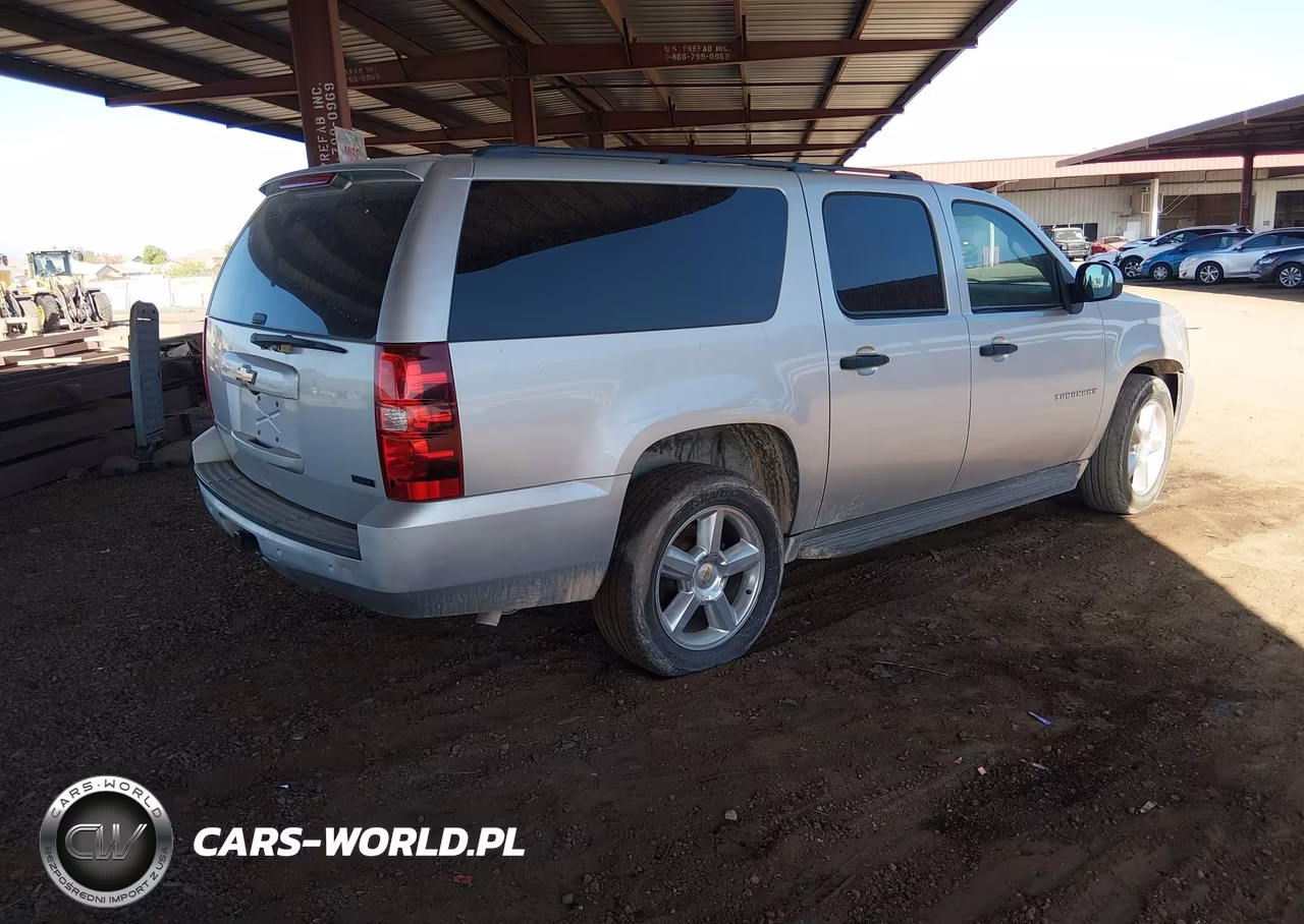 2010 Chevrolet Suburban 1500 Ls VIN:1GNUCHE09AR282935 - 4