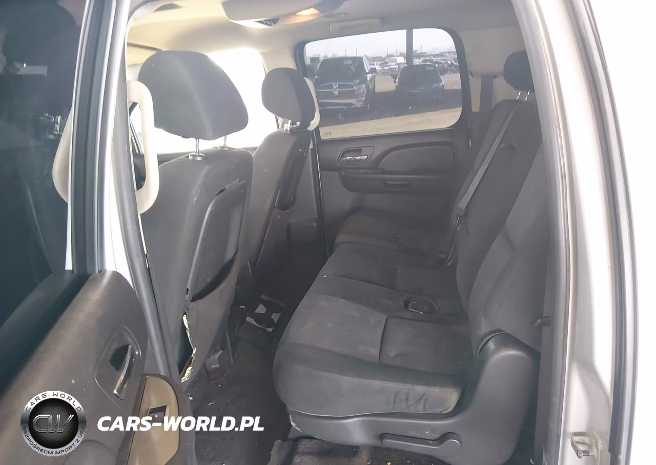 2010 Chevrolet Suburban 1500 Ls VIN:1GNUCHE09AR282935 - 8