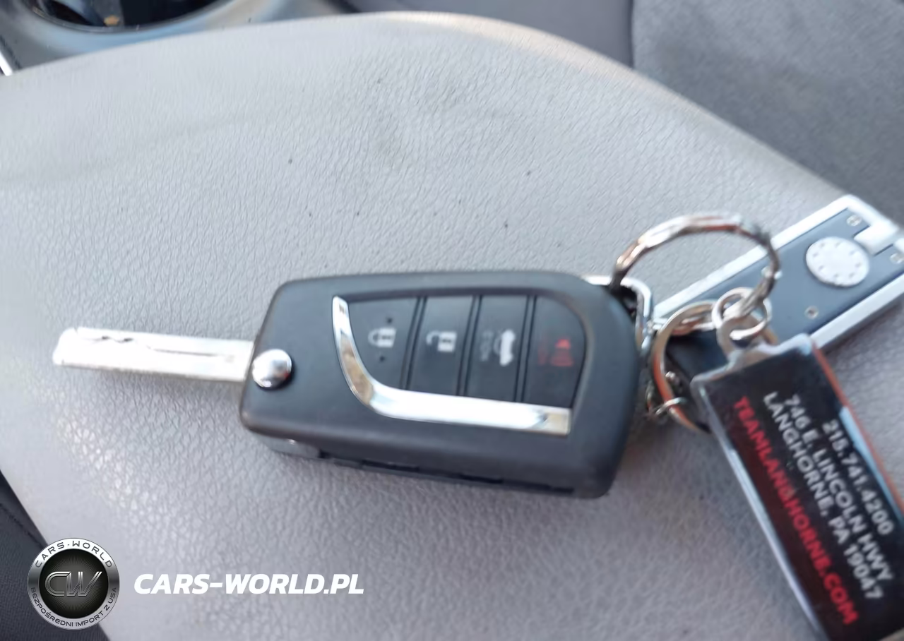 2019 Toyota Camry Le VIN:4T1B11HK5KU190807 - 11