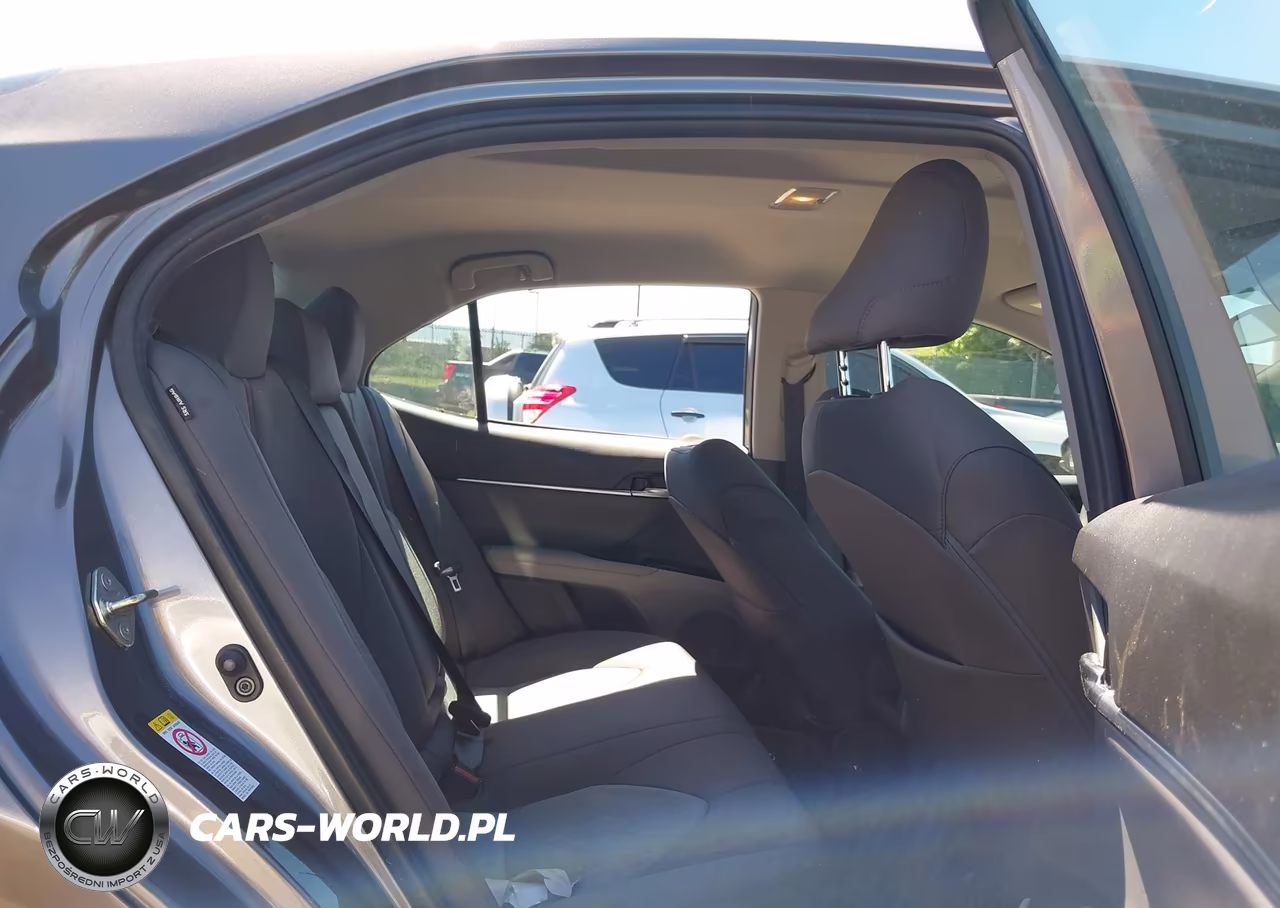 2019 Toyota Camry Le VIN:4T1B11HK5KU190807 - 8