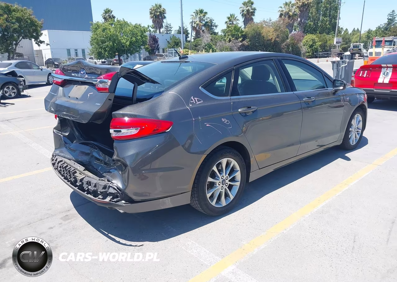 2017 Ford Fusion Se VIN:3FA6P0H73HR180633 - 4