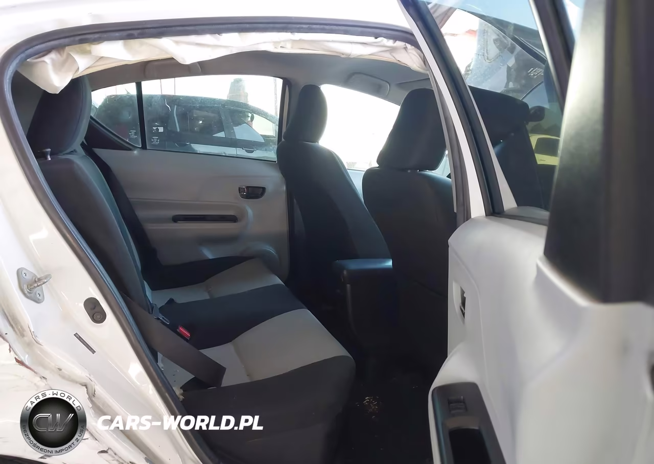 2012 Toyota Prius C Three VIN:JTDKDTB31C1507414 - 8