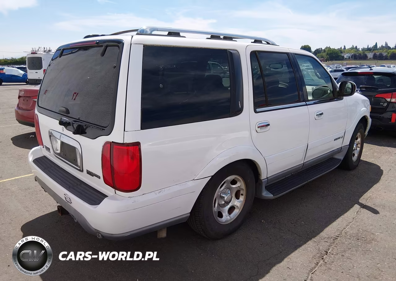 2000 Lincoln Navigator VIN:5LMFU28A7YLJ40413 - 4