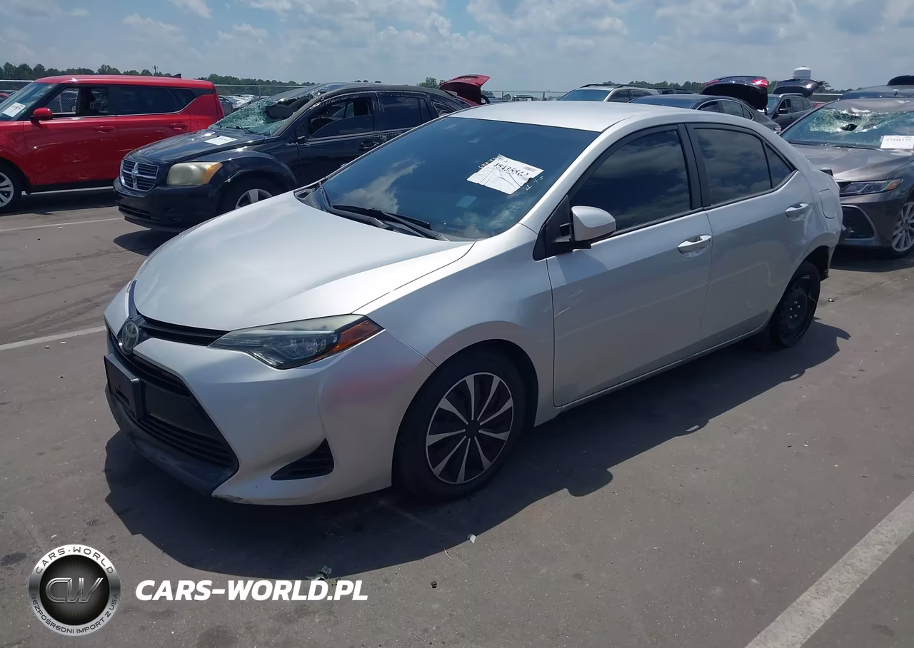 2018 Toyota Corolla Le VIN:2T1BURHE3JC047922 - 2