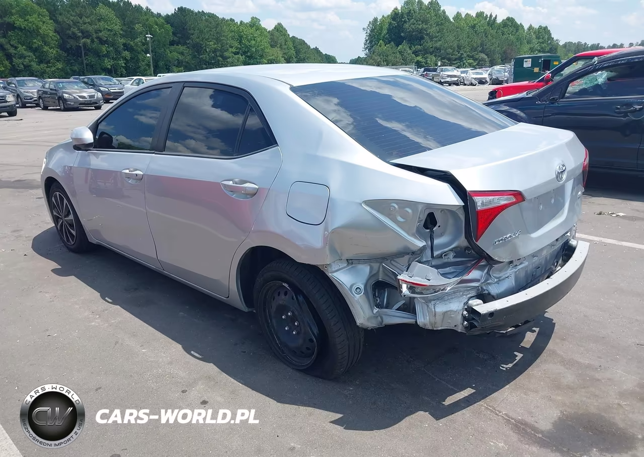 2018 Toyota Corolla Le VIN:2T1BURHE3JC047922 - 3