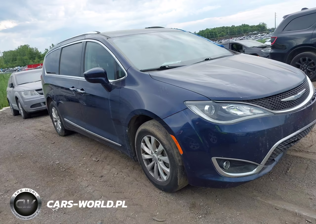 2018 Chrysler Pacifica Touring L – zdjęcie 1 z 16