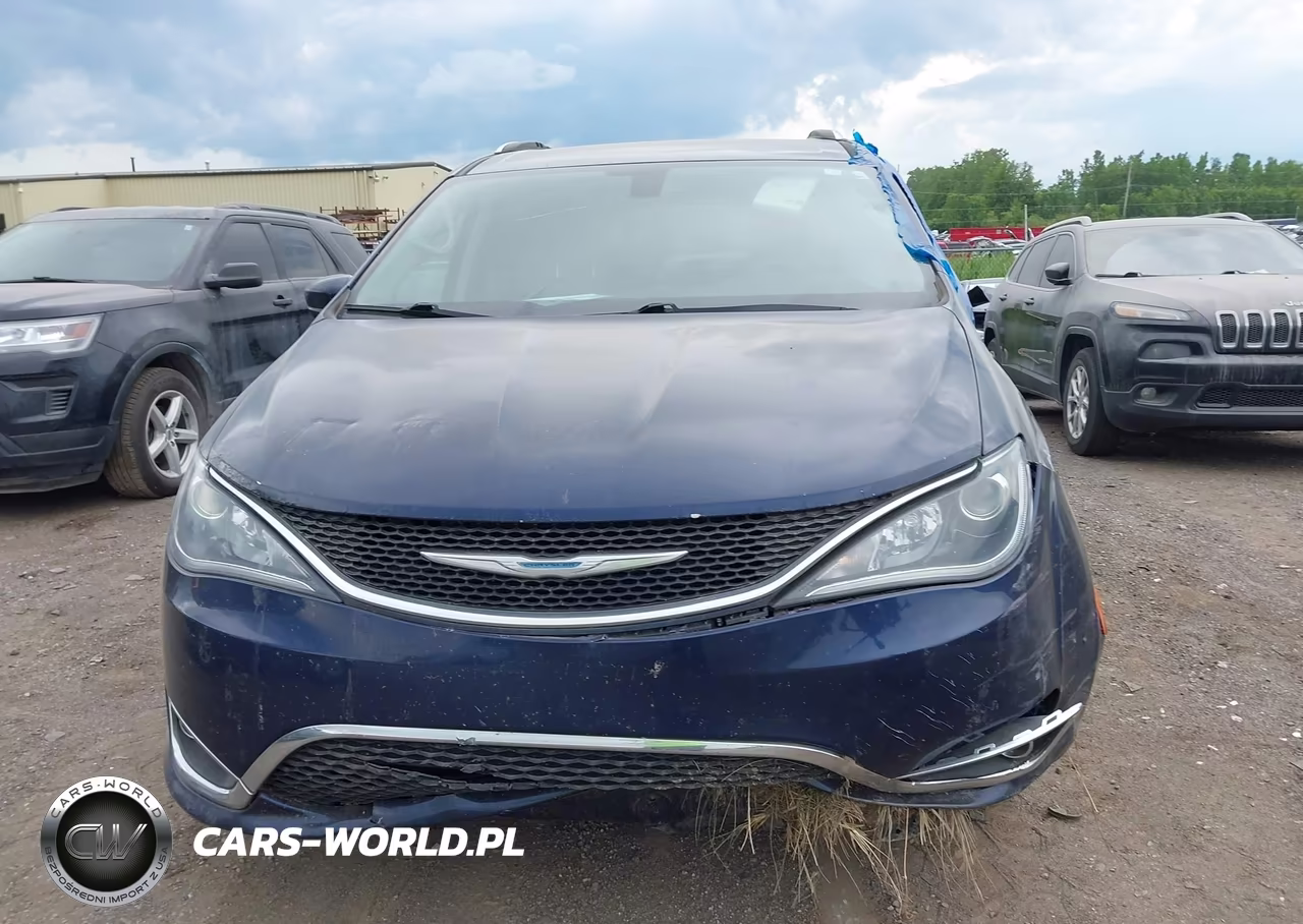2018 Chrysler Pacifica Touring L VIN:2C4RC1BG1JR114160 - 12