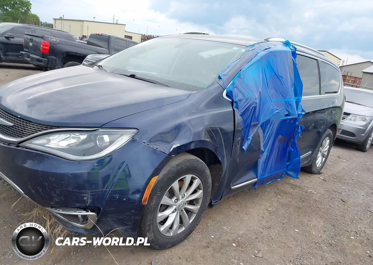 2018 Chrysler Pacifica Touring L VIN:2C4RC1BG1JR114160 - 2