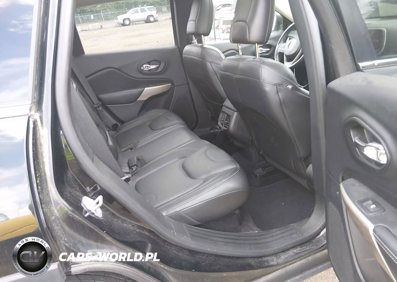 2018 Jeep Cherokee Limited 4X4 VIN:1C4PJMDX1JD556161 - 8