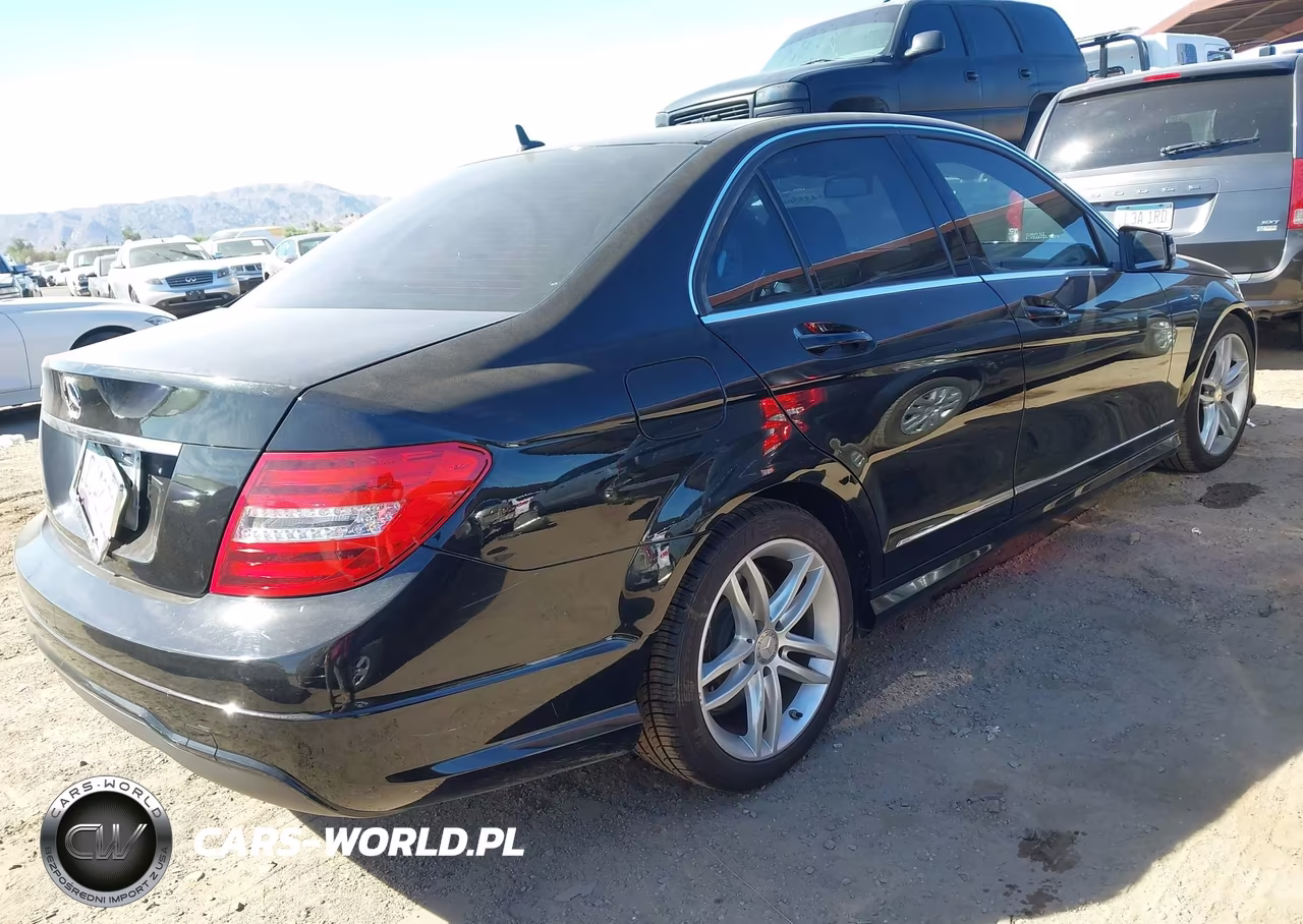 2013 Mercedes-Benz C 250 Sport VIN:WDDGF4HB8DR265816 - 4