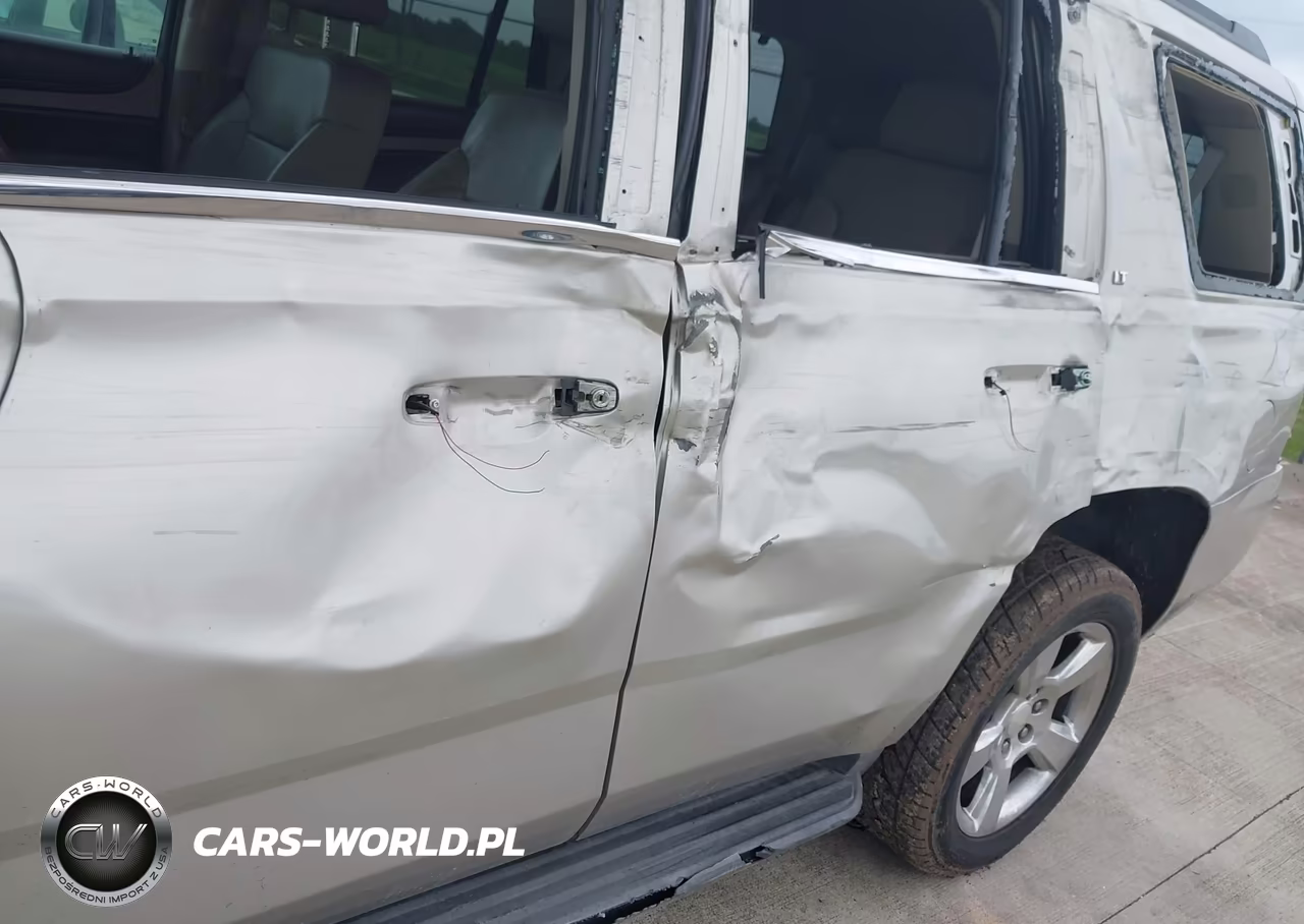 2015 Chevrolet Tahoe Lt VIN:1GNSKBKC4FR223255 - 18