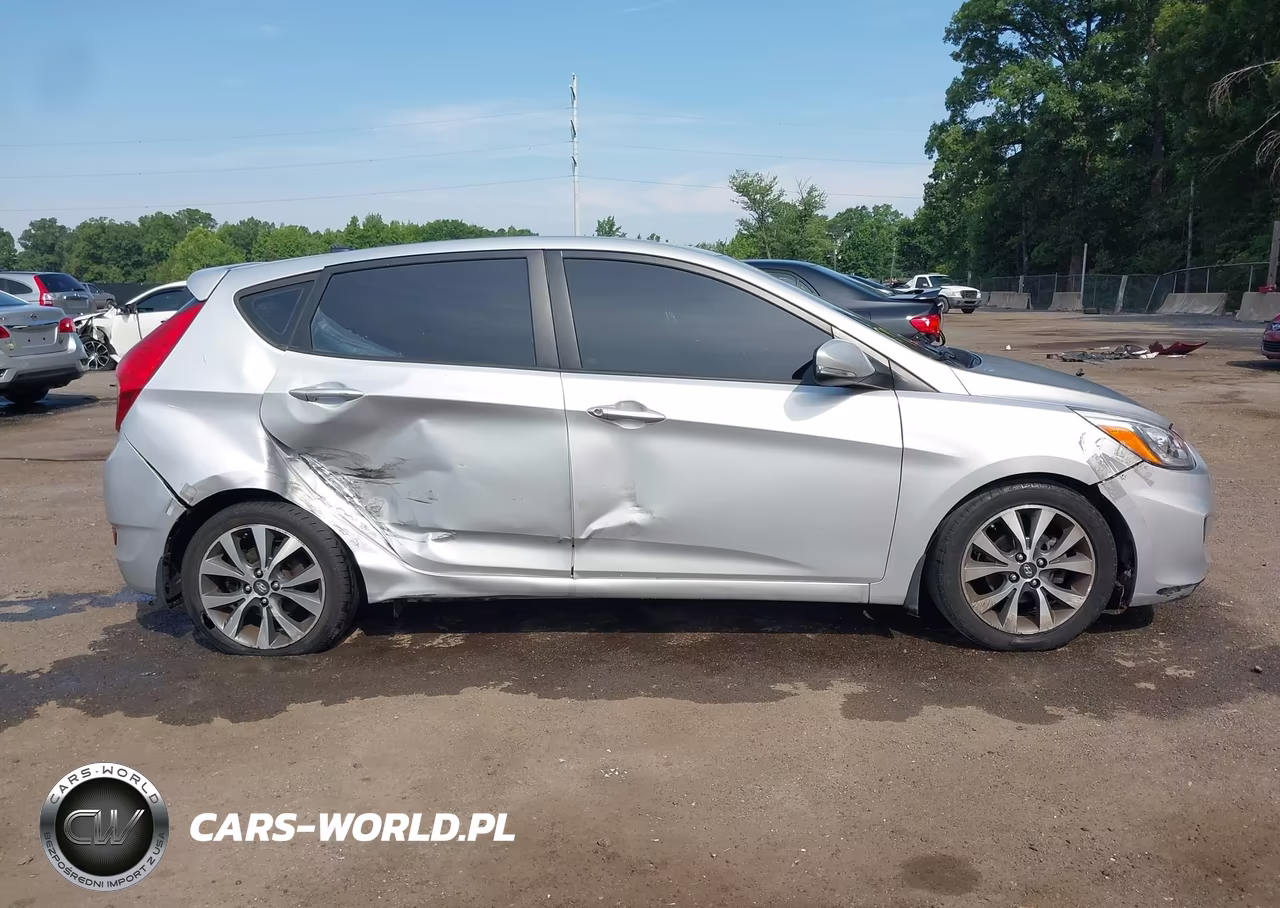 2015 Hyundai Accent Sport VIN:KMHCU5AE0FU220180 - 13