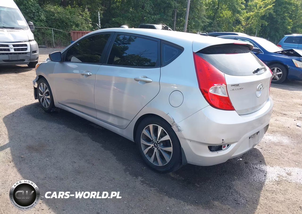 2015 Hyundai Accent Sport VIN:KMHCU5AE0FU220180 - 3