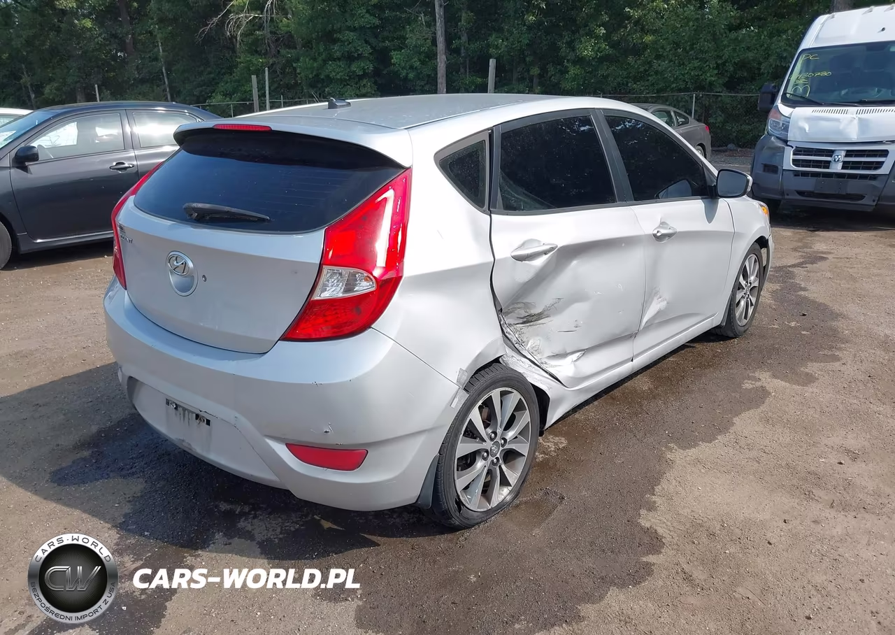 2015 Hyundai Accent Sport VIN:KMHCU5AE0FU220180 - 4