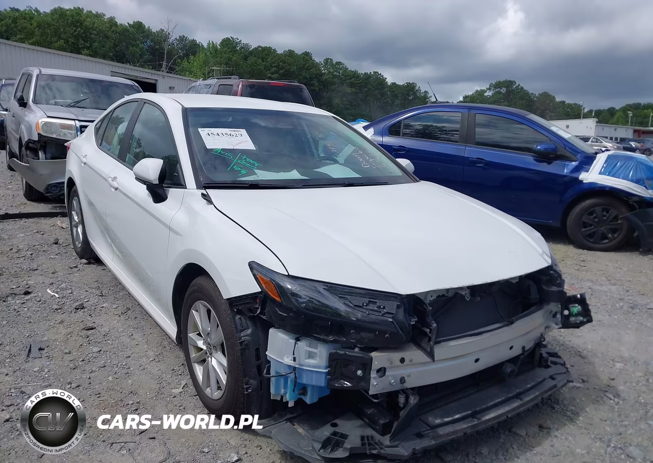2025 Toyota Camry Le – zdjęcie 1 z 16