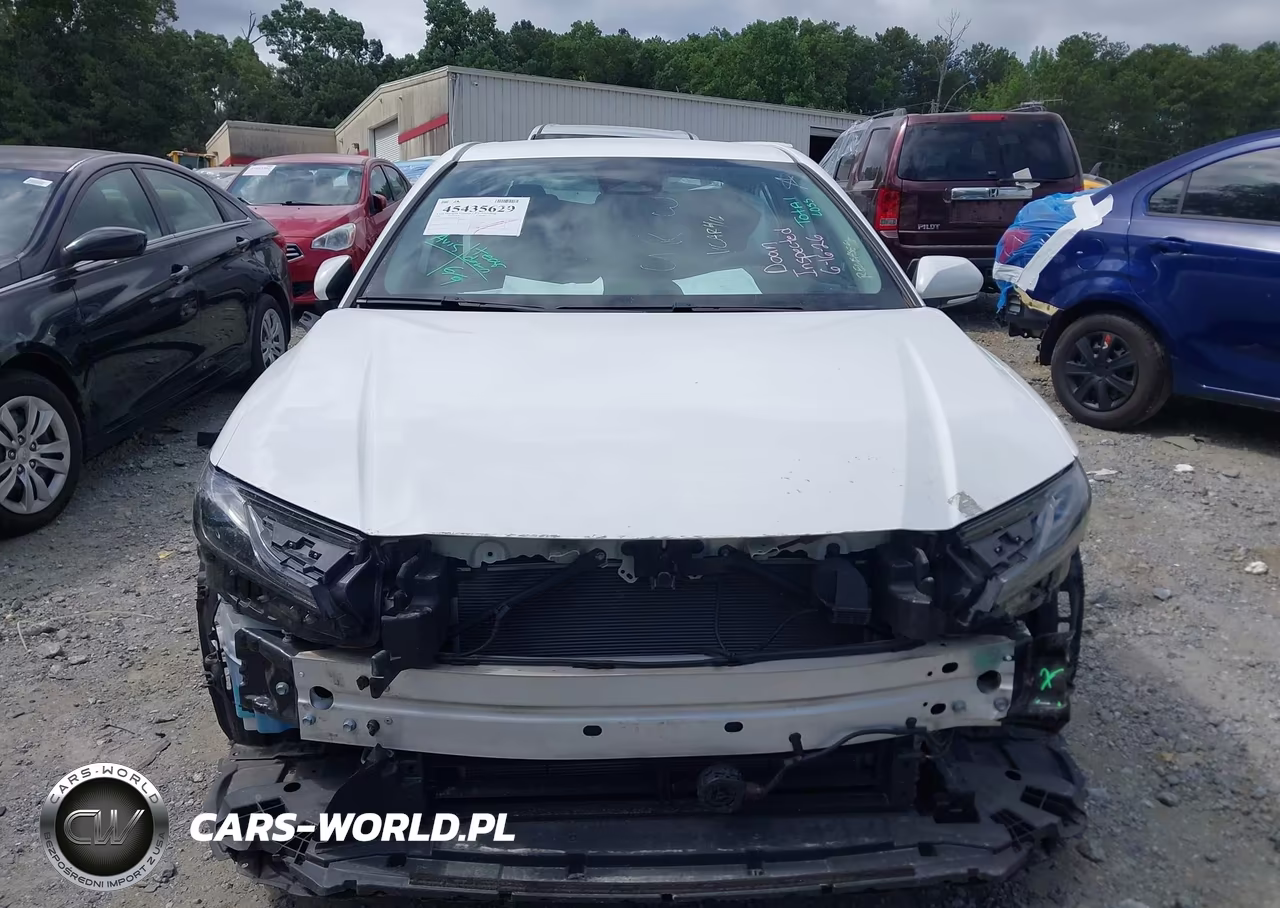 2025 Toyota Camry Le VIN:4T1DAACK6SU040186 - 12