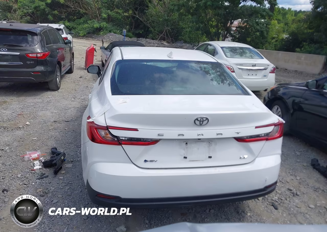 2025 Toyota Camry Le VIN:4T1DAACK6SU040186 - 16