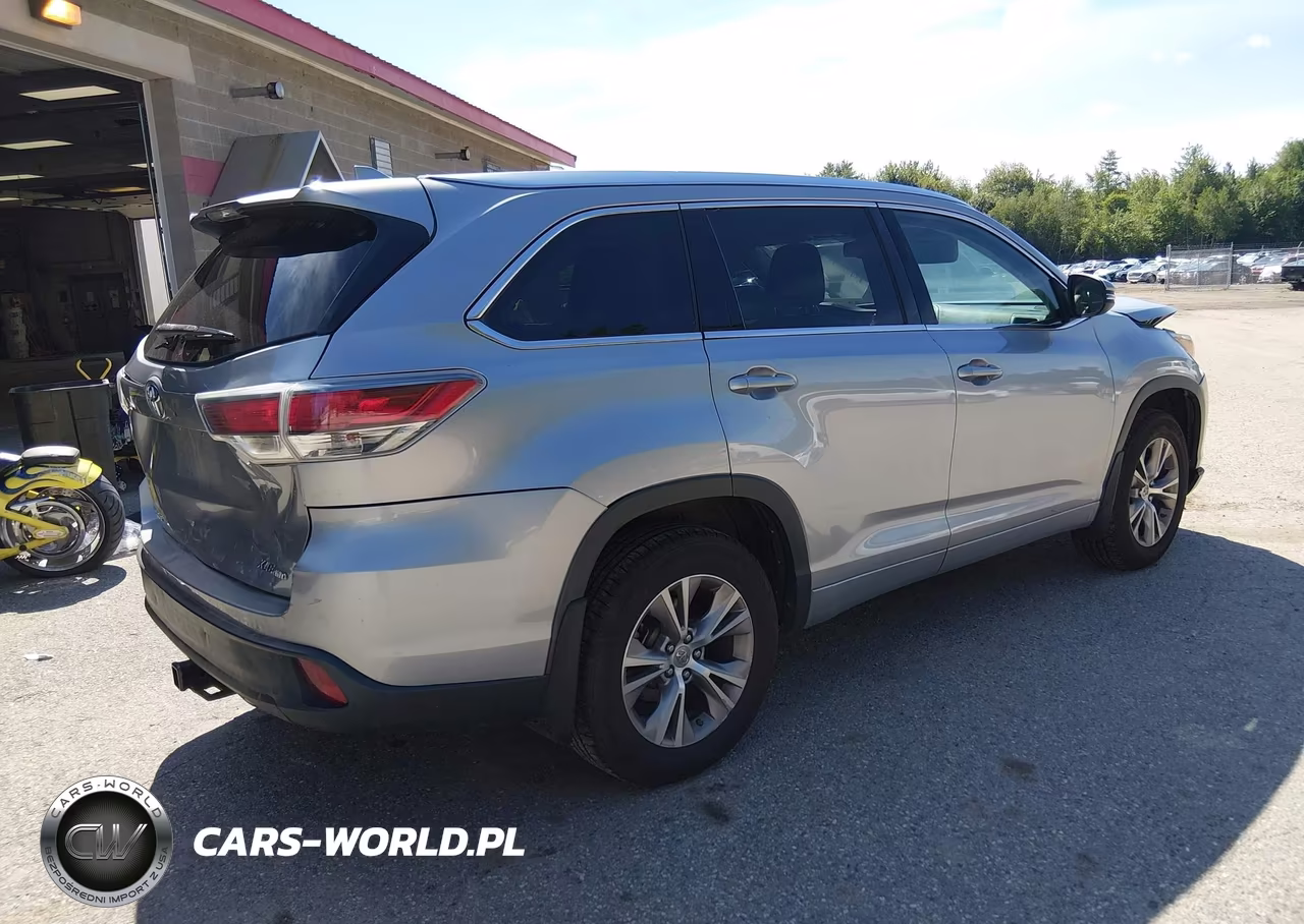 2015 Toyota Highlander Xle V6 VIN:5TDJKRFHXFS158139 - 4