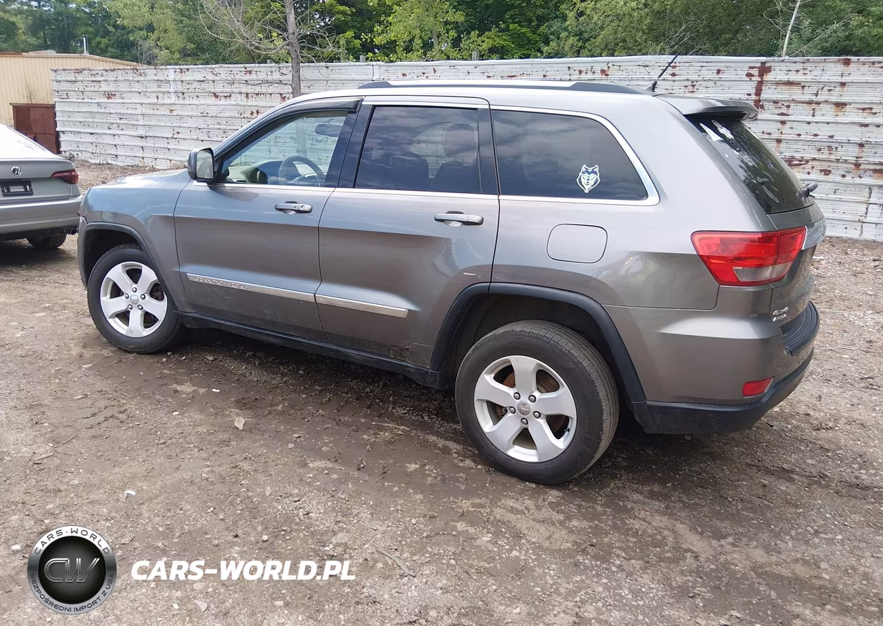 2011 Jeep Grand Cherokee Laredo VIN:1J4RR4GG9BC736034 - 3