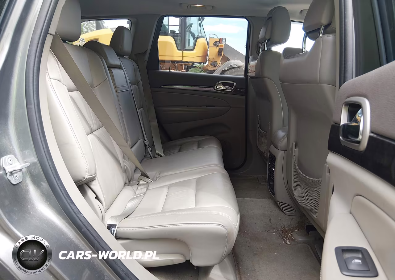 2011 Jeep Grand Cherokee Laredo VIN:1J4RR4GG9BC736034 - 8