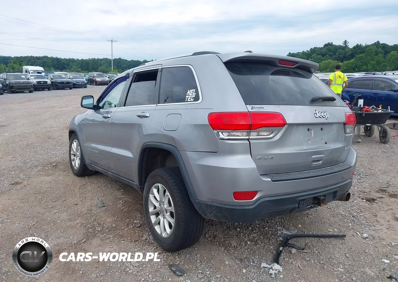 2015 Jeep Grand Cherokee Laredo VIN:1C4RJFAG0FC659934 - 3